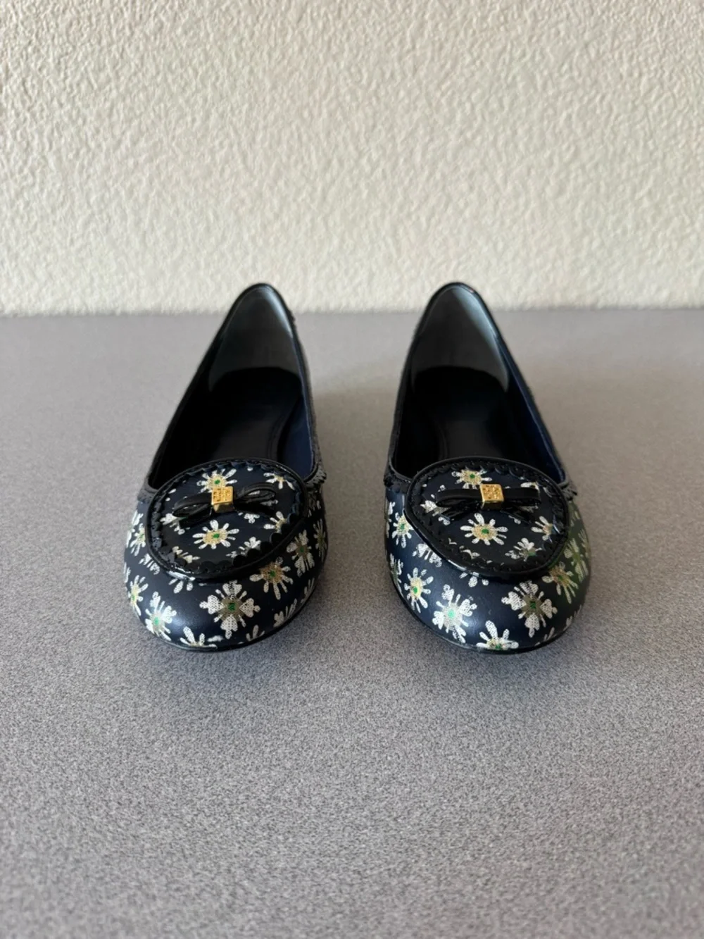 Tory Burch Navy Floral Print Flats - Size 7.5M